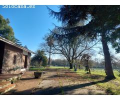 Magnifica propiedad con piscina y gran terreno