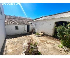 Acogedora Casa Familiar en Castilblanco de Los Arroyos