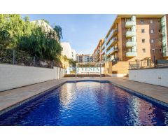 PISO EN ZONA VALL DE LARRABASSADA CON PISCINA Y PARKING