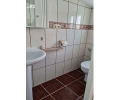 Amplio y practico con 3 dormitorios 2 baños en el Pueblo ANdaluz