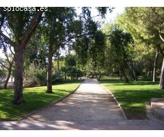 Parcela en venta  en la Eliana con acceso a dos calles