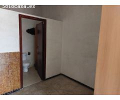 En venta bajo compatible con uso residencial en Silla