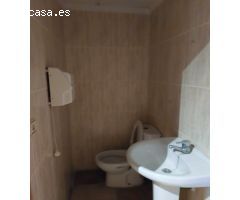 En venta bajo compatible con uso residencial en Silla