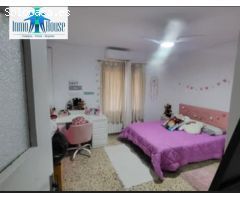 Se vende preciosa parcela con piscina y zonas ajardinadas