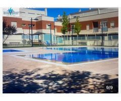 INMOHOUSE VENDE CHALET ADOSADO CON ZONAS COMUNES EN FACULTAD DE MEDICINA