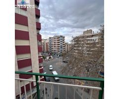 Se alquila piso en Paseo de la Feria