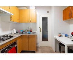 Piso Turístico con Licencia en Venta en Badalona - ¡Inversión Única!