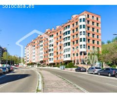 Vivienda de TRES dormitorios DOS años en urbanización ENTREPARQUES