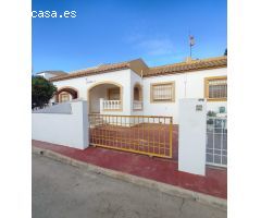 BUNGALOW BAJO SIN VECINO ARRIBA 2 HABS PARCELA PARA METER COCHE Y SOLARIUM PRIVADO... 133.500 EUROS