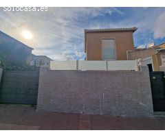 TORREVIEJA, ZONA PUEBLO CENTRO, DUPLEX 3 HABS 2 BAÑOS GRAN PRECIO.....
