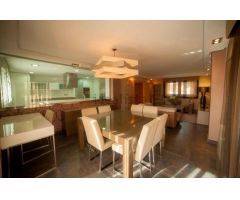 ESTUPENDO BUNGALOW CON PISCINA PRIVADA