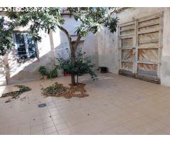 CASA ESQUINA EN ZONA CENTRO