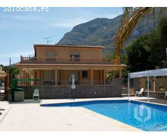 Chalet de lujo y dos adosados individuales. Oferta Única!