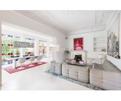 Villa modernista reformada con acabados de lujo en Sarrià