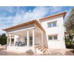 Villa en Venta en Benissa, Alicante