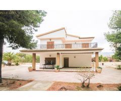 Villa en Venta en Crevillente, Alicante