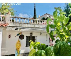 Terreno con pequeña edificación en Valles Altos