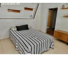 Terreno con pequeña edificación en Valles Altos