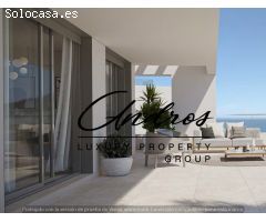 Apartamento  de diseño vanguardista y elegante, vistas al mar, en  venta  en Estepona