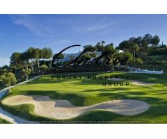 Apartamento  en  venta, obra  nueva  primera  linea  del  golf,  Estepona