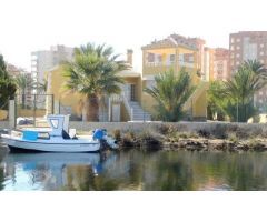 Villa en Venta en La Manga del Mar Menor, Murcia
