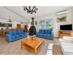 Chalet de 4 dormitorios y 2 baños con parcela de más de 7.000 m²