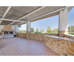 Chalet de 4 dormitorios y 2 baños con parcela de más de 7.000 m²