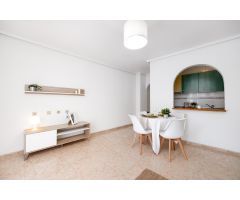 Apartamento de dos dormitorios en residencial con piscina