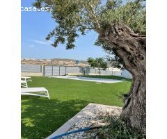 Villas de obra nueva independientes, con piscina privada y acabados modernos