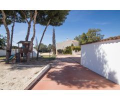 ¡No deje pasar esta oportunidad! Chalet exclusivo en venta en Pueblo Levantino, Santa Pola.