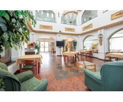 Hotel de 12 habitaciones y gran salón de fiestas en Moraleda de Zafayona