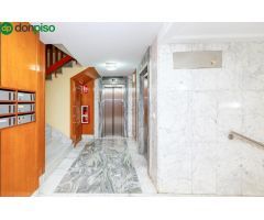 Magnifico piso u oficina en pleno centro de Granada.
