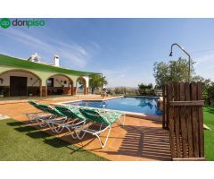 Estupendo chalet con apartamento y piscina en Salar