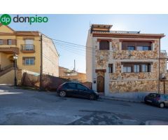 Solar orientado a dos calles en muy buena zona