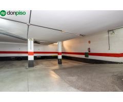 PLAZA DE GARAJE JUNTO A ALHAMAR Y CORTE INGLÉS.