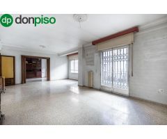 PISO EN PLENO CENTRO DE GRANADA
