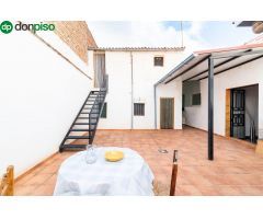 CASA DE PUEBLO EN ZUJAIRA