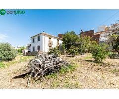 Villa en Venta en Cogollos de la Vega, Granada