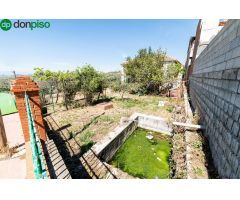 Villa en Venta en Cogollos de la Vega, Granada