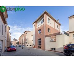 Dos casas juntas en una, casa Premium de 8 habitaciones, 5 baños y ascensor, lujo.