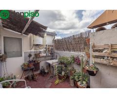 CASA DE 3 PLANTAS A UN PASO DEL CENTRO