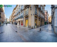 ¡Oportunidad única de inversión!: se vende edificio comercial completamente reformado