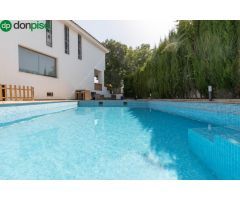 Preciosa casa en Llanos de Silva con piscina y amplio patio.