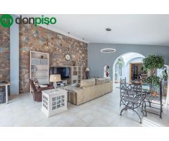 EXCLUSIVIDAD, ESPACIO Y LUJO EN CORTIJO DE SAN JAVIER – ¡UN CHALET ÚNICO!