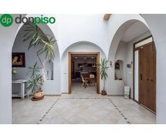 EXCLUSIVIDAD, ESPACIO Y LUJO EN CORTIJO DE SAN JAVIER – ¡UN CHALET ÚNICO!
