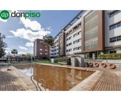 Magnífico piso con altas calidades con piscina, plaza de garaje y trastero. Novocampus.