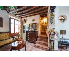 GRAN CASA EN ALBAICÍN BAJO.