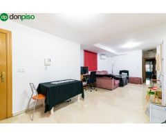 ¡Oportunidad única! Piso en venta con patio y garaje