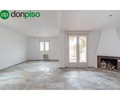 CASA CON PISCINA Y PARCELA EN JUN