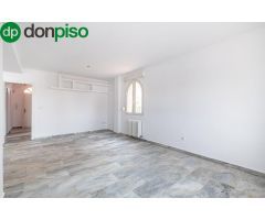 CASA CON PISCINA Y PARCELA EN JUN